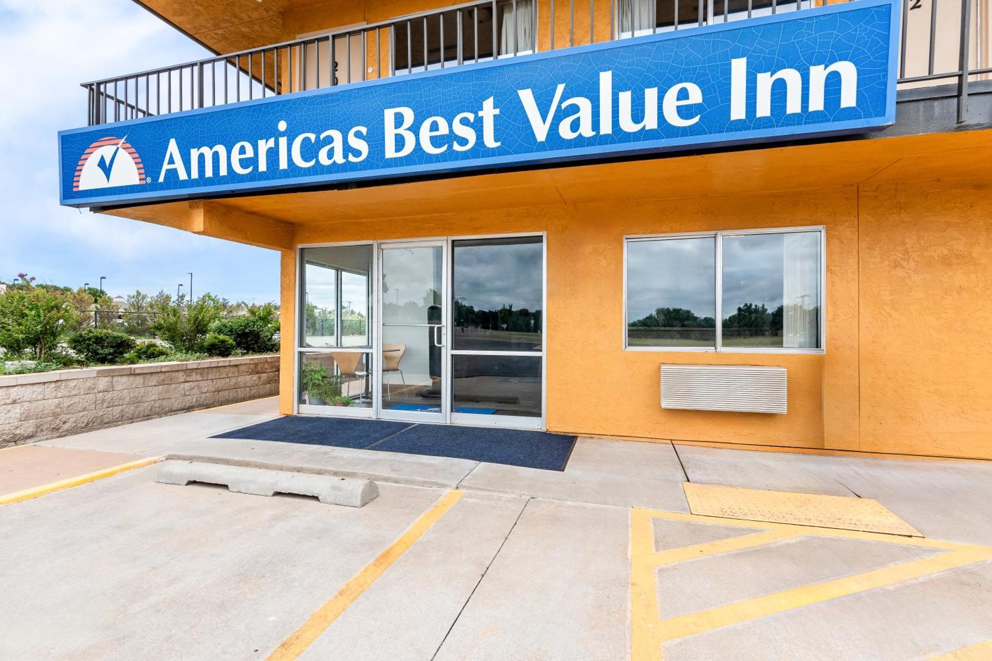 アメリカズ ベスト バリュー イン スティルウォーター エクステリア 写真